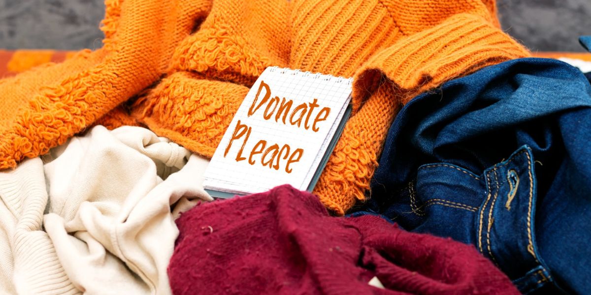 Warm Bihar: वार्म बिहार के इस अभियान में गरीब परिवारों को कंबल और गर्म कपड़े देकर बने उनका सहारा